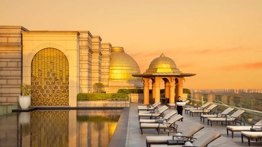 Exterior-Pool-The-Leela-Palace-Dehli