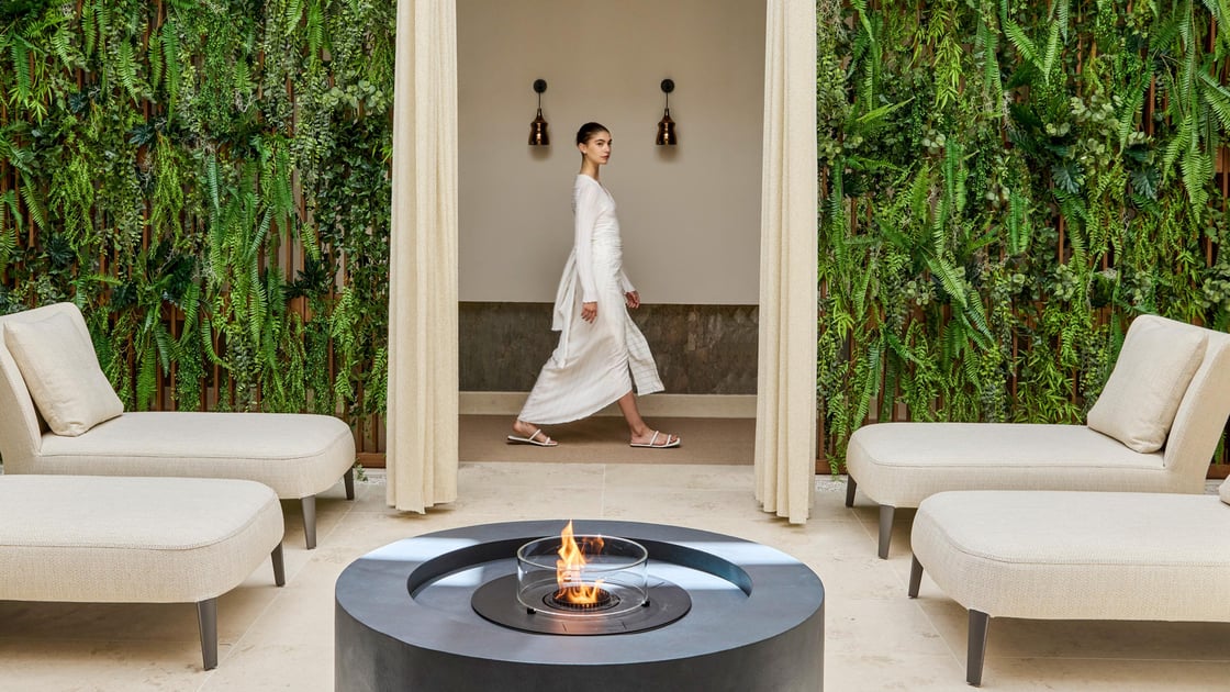 daios-cove-spa-entry