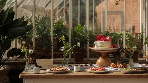 https://www.heckfieldplace.com/food-drink/afternoon-tea-in-the-glass-house