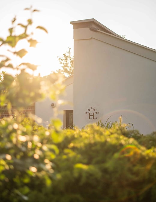 heckfield_bothy_exterior