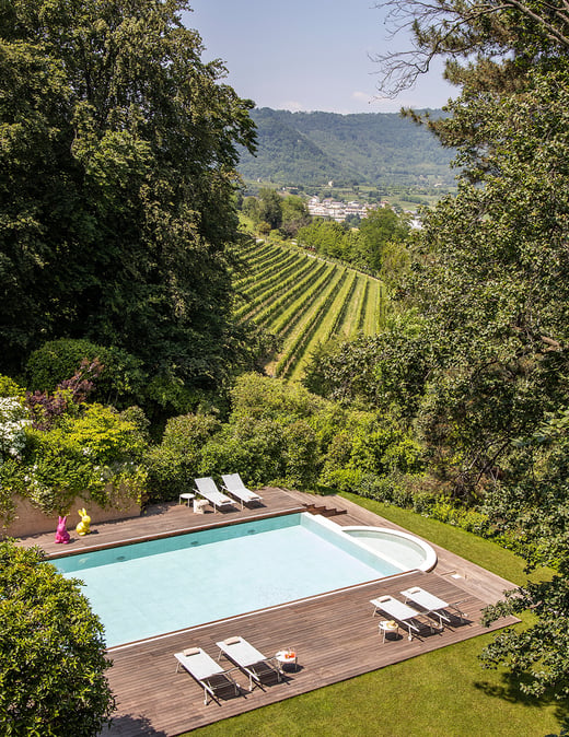 lalbereta-La-piscina-nel-verde